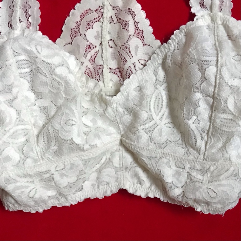 FREE PEOPLE Intimately Racer Back Pullover Deep V Crochet Lace Halter Bralette - Picture 3 of 6